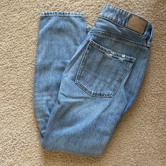 American Eagle Tomgirl Jeans - Picture 2 of 2
